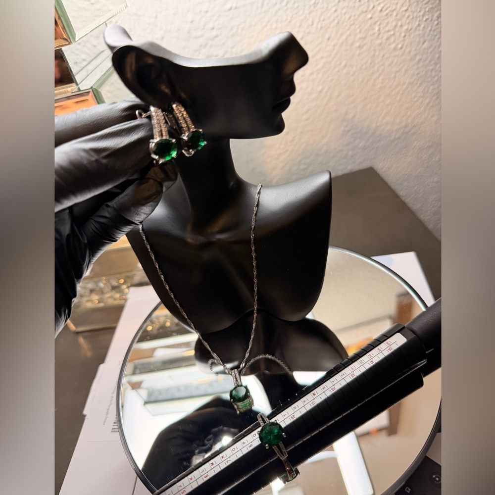 Elegant Silver and Green Jewelry Set
